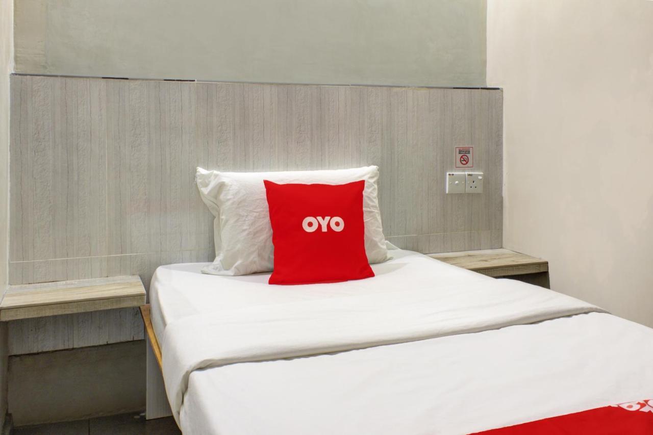 Oyo 90114 Home Rest Hotel Skudai Exterior photo