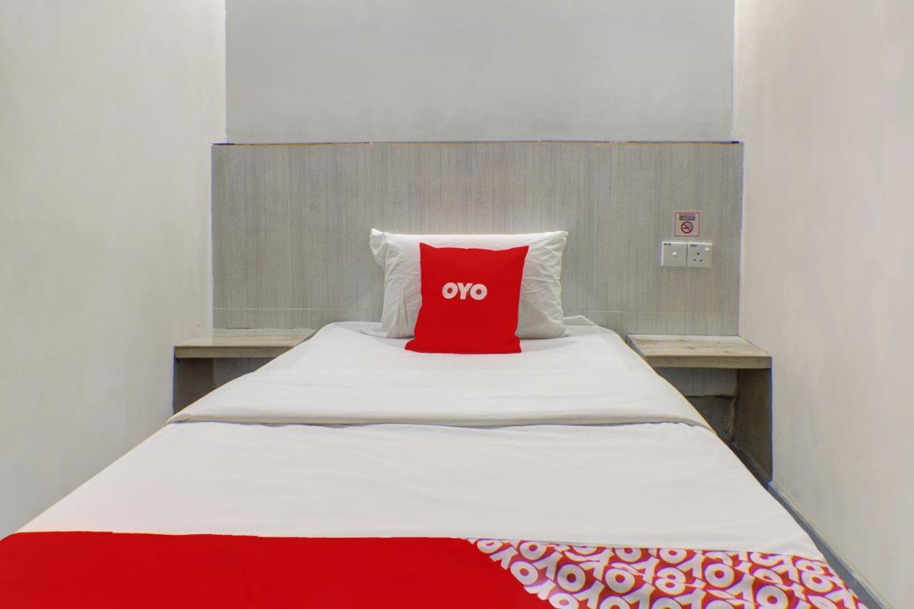 Oyo 90114 Home Rest Hotel Skudai Exterior photo